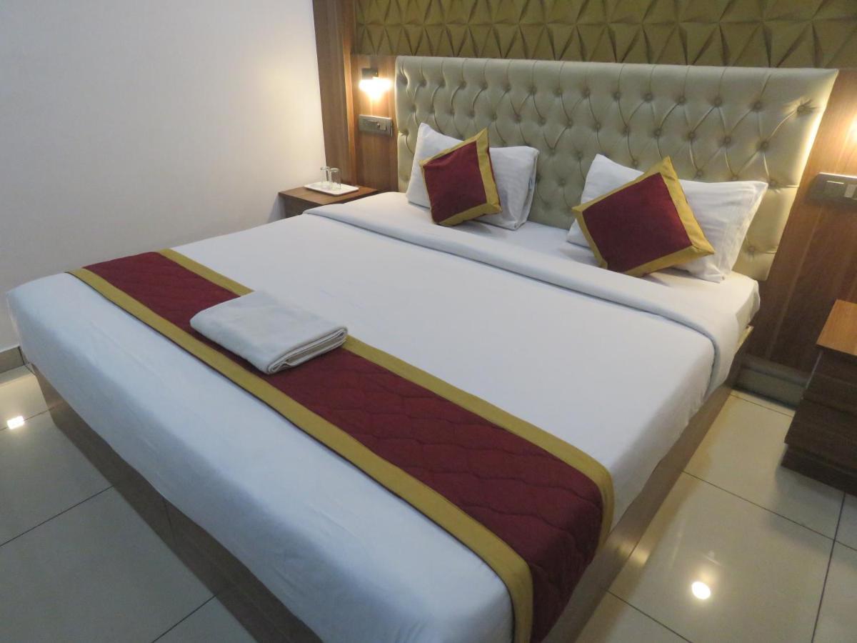 Hotel Reegate Inn Near South Railway Station Kochi エクステリア 写真